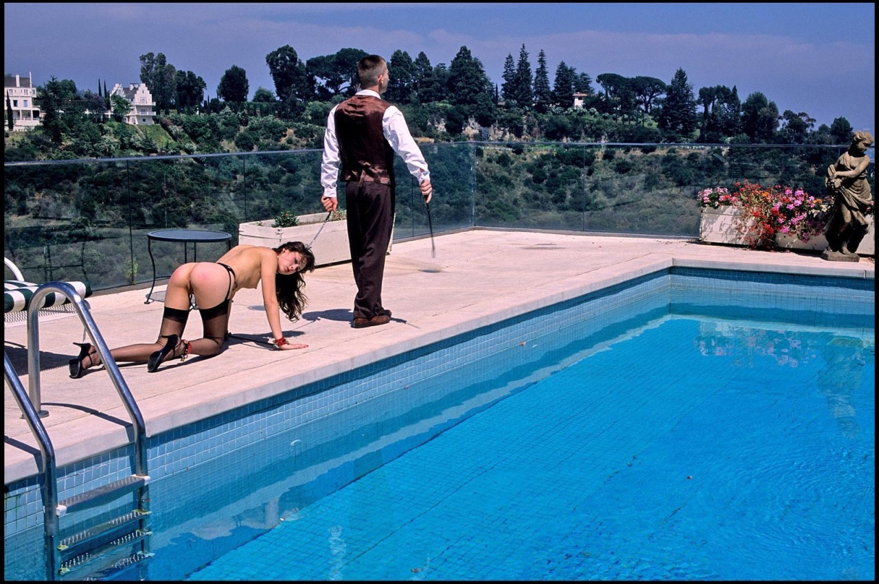 A_walk_around_the_pool_is_always_a_good_thing._67550110